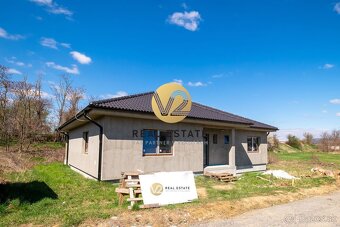 NA PREDAJ – Novostavba pri Lese, priestranný 4-izbový dom – - 2