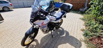 Predam honda Transalp XL750 - 2