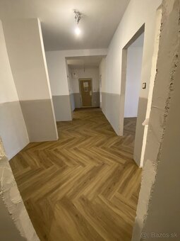 Pomocný Pracovník - 2