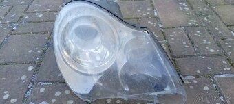 Porsche Cayenne predné svetlo - 2