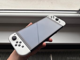 PREDÁM: Nintendo SWITCH OLED - 2