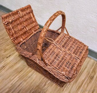 Piknikový ]prútený košík - 2