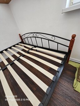 Manželská posteľ 160x200 + rošty a matrac. - 2