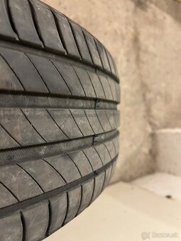Michelin 215/55 R17 - 2