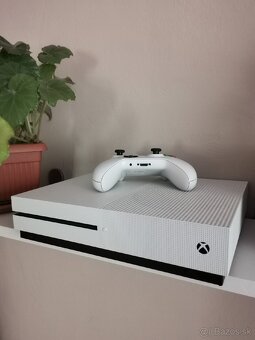 Xbox One S - 2