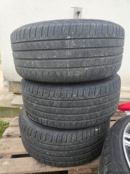 Elektróny 245/35 R21 - 2
