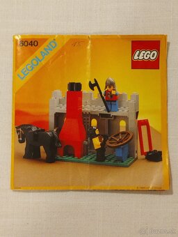LEGO Castle 6040 Blacksmith Shop - 2