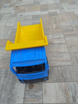 Nákladné auto + bager - predaj spolu - 2