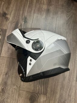 vyklápacia helma Yohe - 2