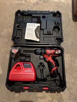 Milwaukee aku vŕtačka / skrutkovač M12 BDD-201C - 2