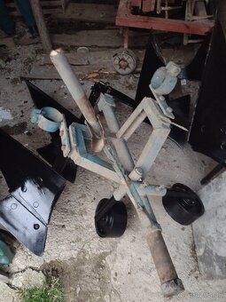 Pluh obracak s piestom - 2