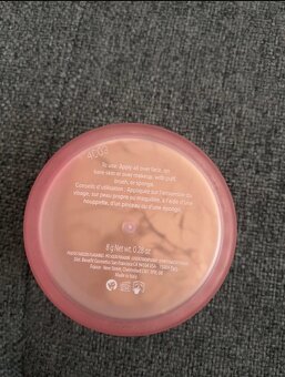 Benefit - Sypky pUder - 2