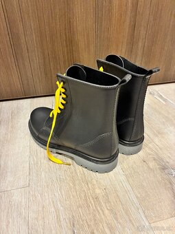 Gumáky čiernej farby - 2