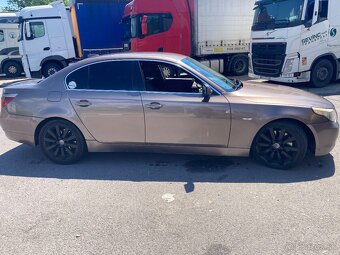 E60 530D manuál - 2