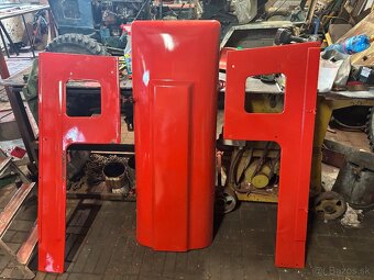 Bočnice na kapotu zetor 7011 - 2
