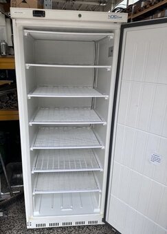 Mrazící gastro skříň UF 600 - 2