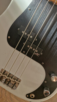 Basgitara Fender Precision USA 2007 - 2