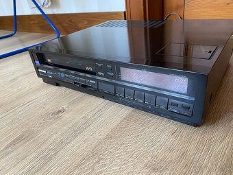 HiFi Stereo video rekordér UNIVERSUM - 2