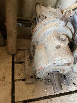Predám motor s prevodovku - 2
