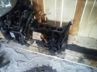 Predám motor 1,9 tdi 77kw kód BXE volkswagen group - 2