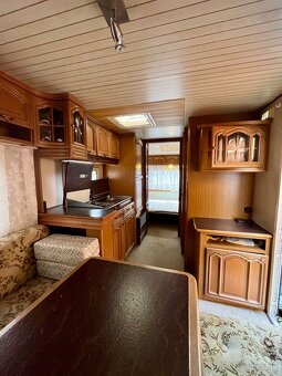 Karavan obytný prives Hobby de Lux - 2