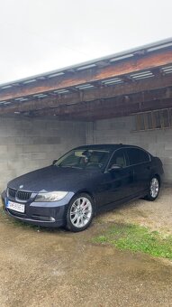 BMW E90 330XD - 2