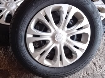 Originál plechové disky R16 Suzuki Vitara so zimnými pneu - 2