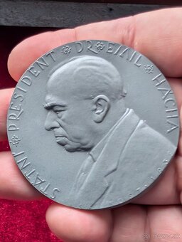 Predám vzácnu Zn medailu JUDr Emil Hácha - 2