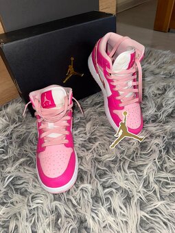 Nike Air Jordan 1 Mid GS swarovski Fierce Pink original - 2