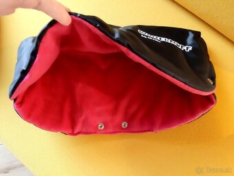 Čierny rukavnik s ružovým vnútrom - 2