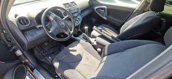 Lacno rozpredám Toyota Rav4 na náhradné diely - 2