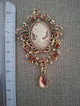 Brošňa c.4 - kamea - 2