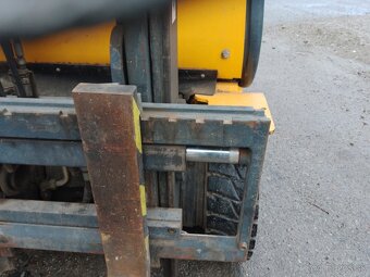 Vysokozdvižný vozík -VZV - 2