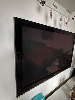 Samsung Plasma Display PS50B530 - 2