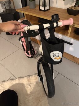 Odrážadlo SPACE čierna/ružová KINDERKRAFT - 2