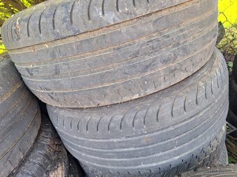 235/55R17 - 2
