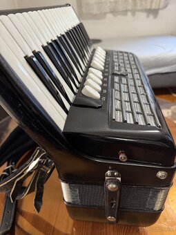 Predam akordeon Hohner Favorit - 2