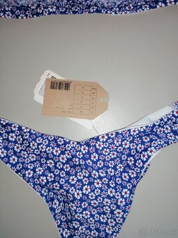 Calzedonia krasne kvietkove plavky s volanikom - 2