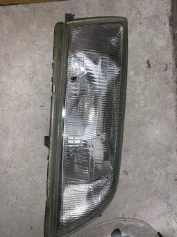 Predny svetlomet nissan almera 1,4l - 2