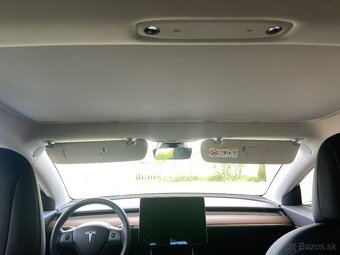 Tesla 3 clona proti slnku do panorámy - 2