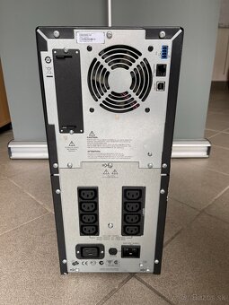 APC Smart-UPS SMT3000I (2700W) - 2