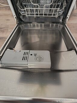 Umývačka riadu 45 vstavaná - 2