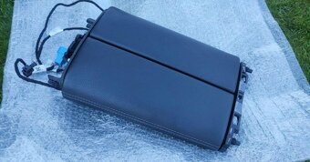 Mercedes GLE W167 - laktova opierka, Corolla E21 - nalepky - 2