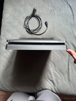 Playstation 4 500GB slim - 2