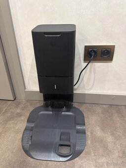 Robotický vysávač iRobot Roomba i7+ - 2