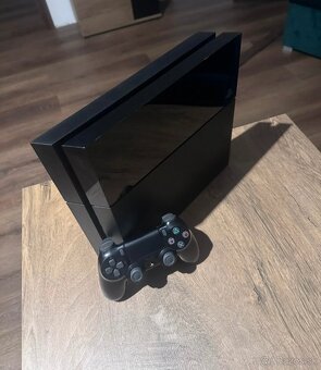 Playstation 4 - 2