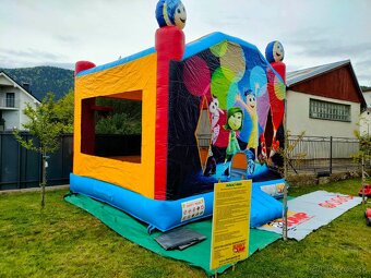 Skákací hrad v hlave 4×4 - 2