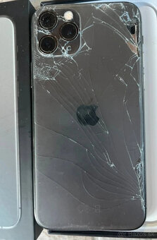 Apple iPhone 11 Pro - 2
