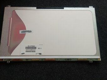 predám 15,6" palcový display z ntb Samsung NP300 - 2