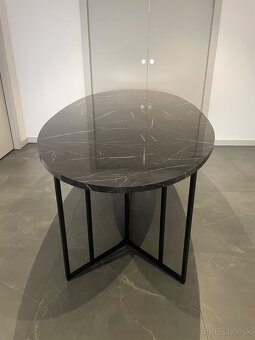 Jedálenský stôl - 2